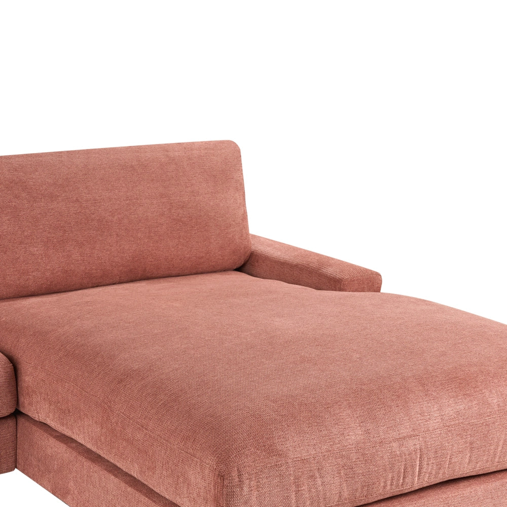 Divano angolare in tessuto rosso lato sinistro con schienale imbottito e finitura idrorepellente con gambe in metallo nero soggiorno in stile moderno