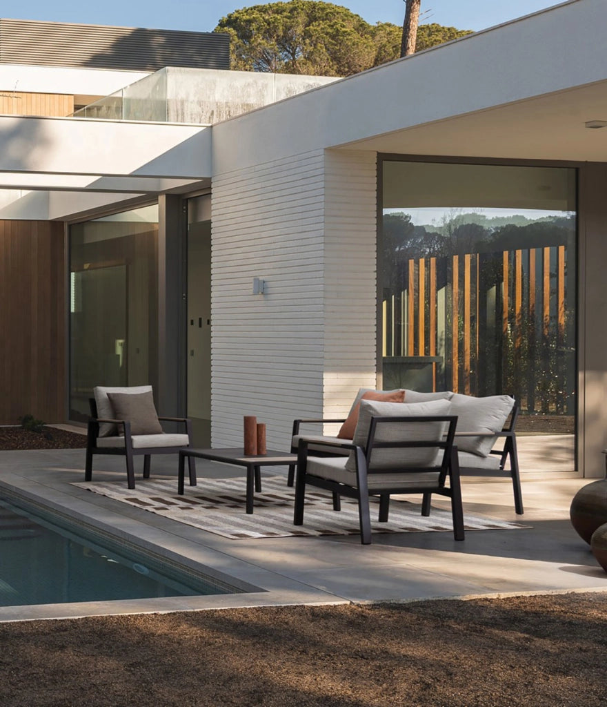 Set 4 Pezzi Salotto da Giardino con Divano 2 Poltrone e Tavolino in Alluminio e Polywood Elna Antracite