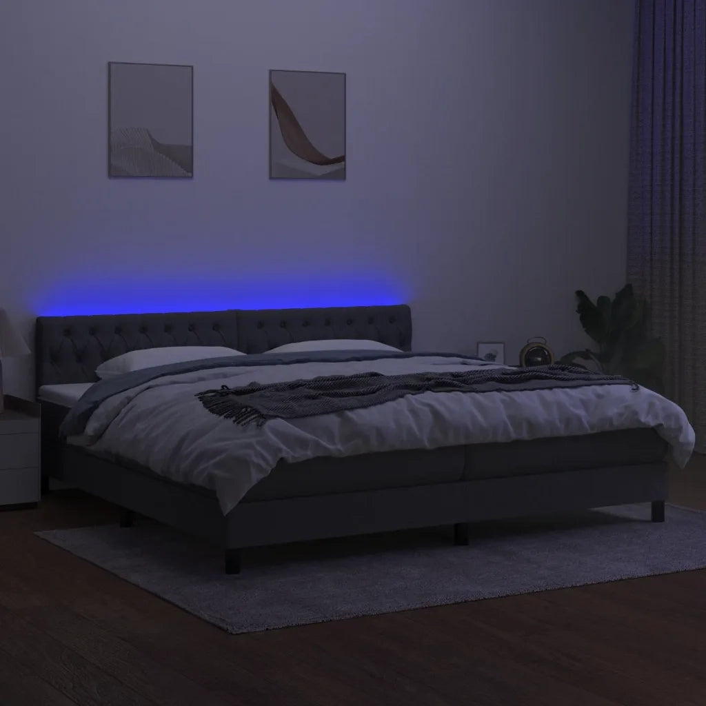 Letto a Molle Materasso e LED Grigio Scuro 200x200cm in Tessuto 3133422