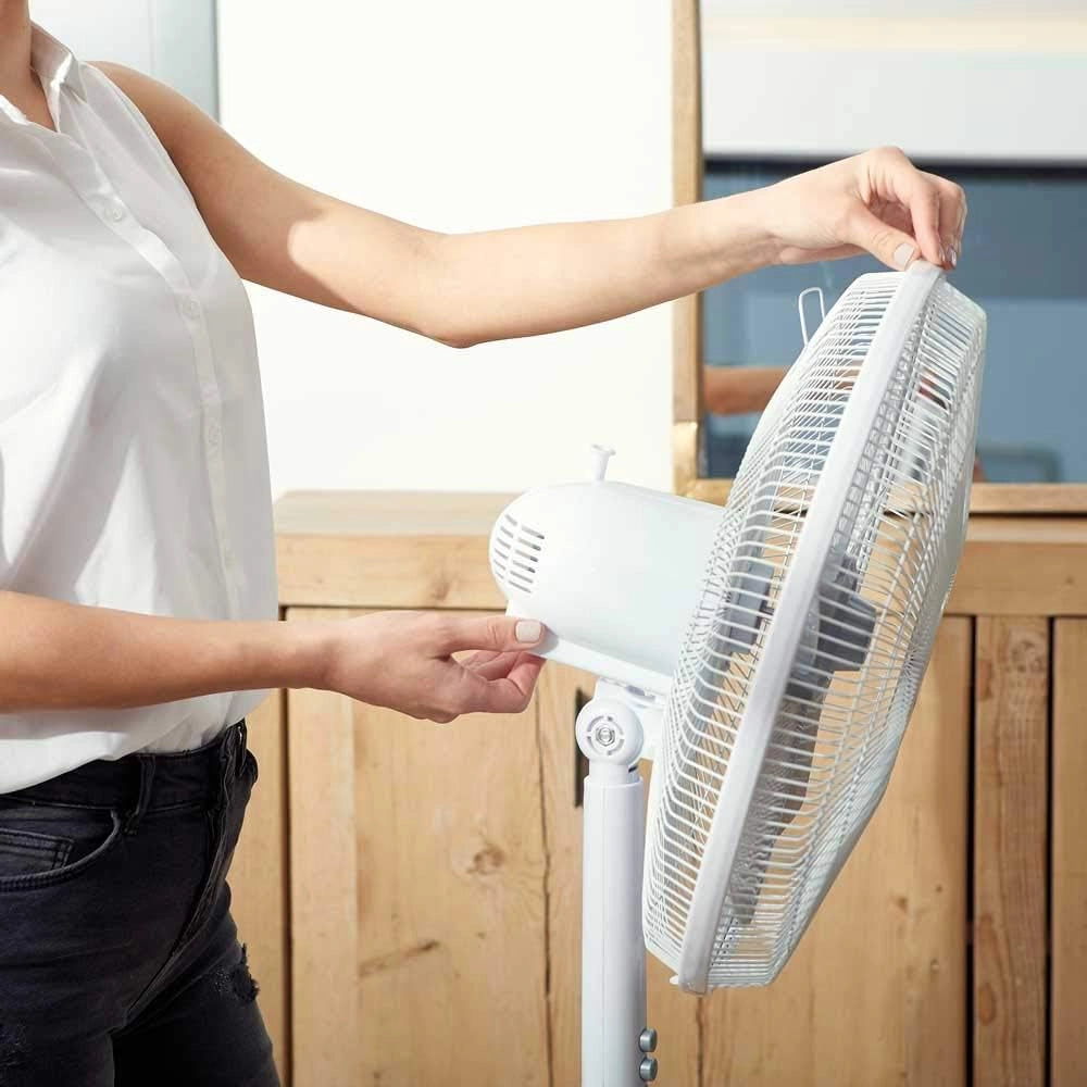 Black+decker bxefp60e ventilatore a piantana, 60 w, 59 decibel, plastica, bianco [classe di efficienza energetica a]