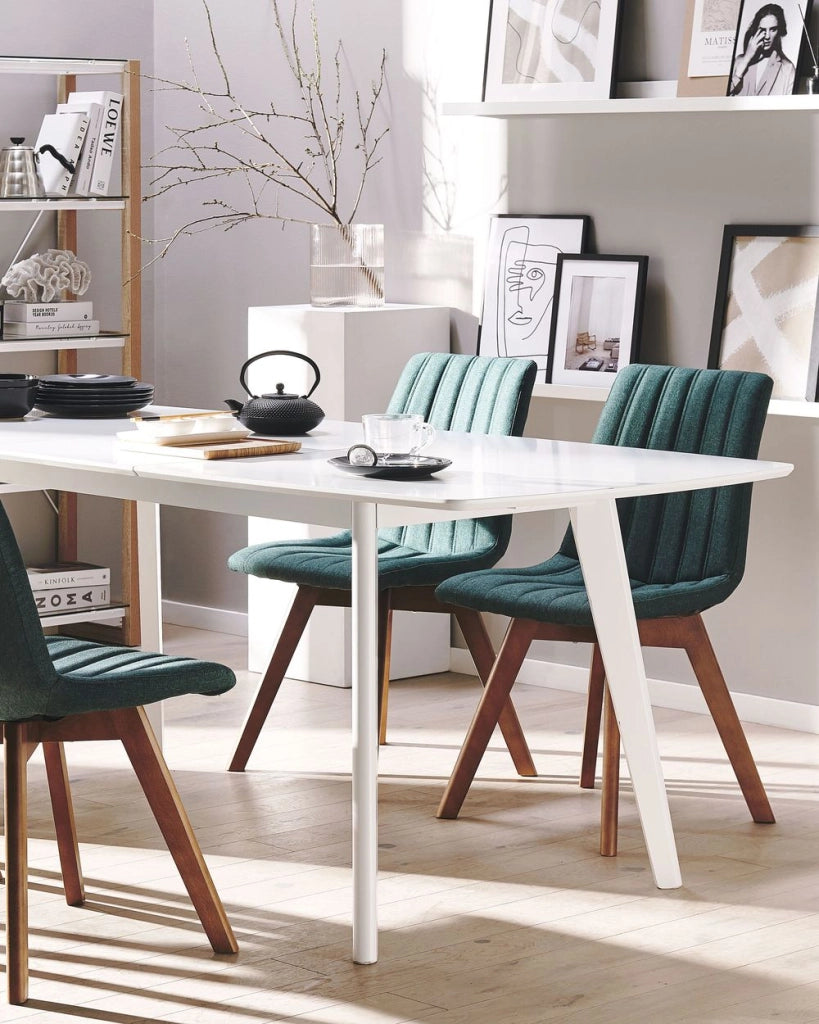 Set di 2 sedie Tessuto poliestere verde Gambe in legno massello scuro Imbottitura verticale Schienale curvo