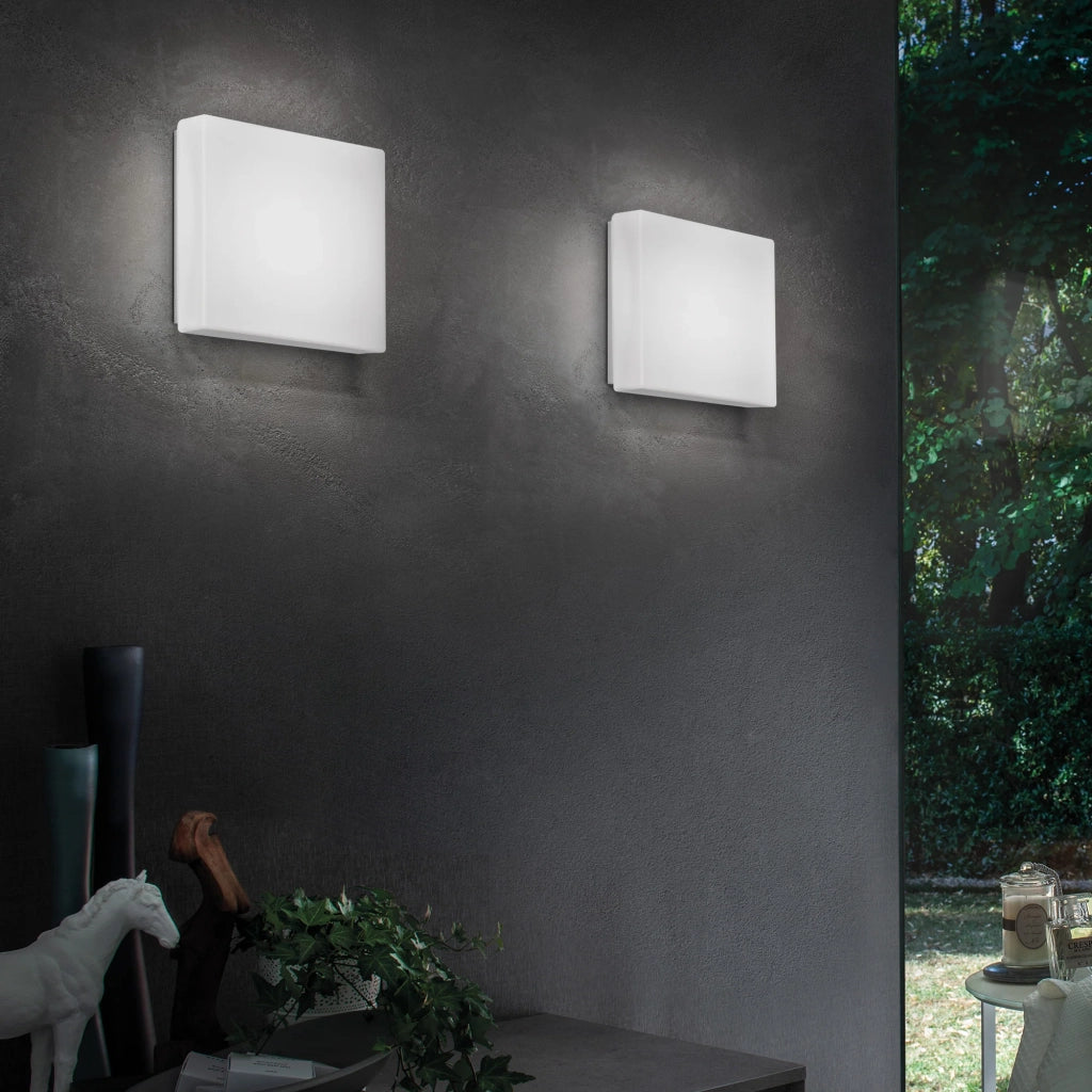 Caorle parete/soffitto 180x180x88mm. 1x10w led, 480lm.,3000k -ip20- b.co op.