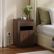 Comodino con Carica USB-A/USB-C e Presa Elettrica ¨C MINIMAL ¨C Noce, 33x40x61,5cm