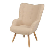 Poltrona da salotto in tessuto teddy beige con gambe in legno collezione ENJOY. Stile scandinavo.