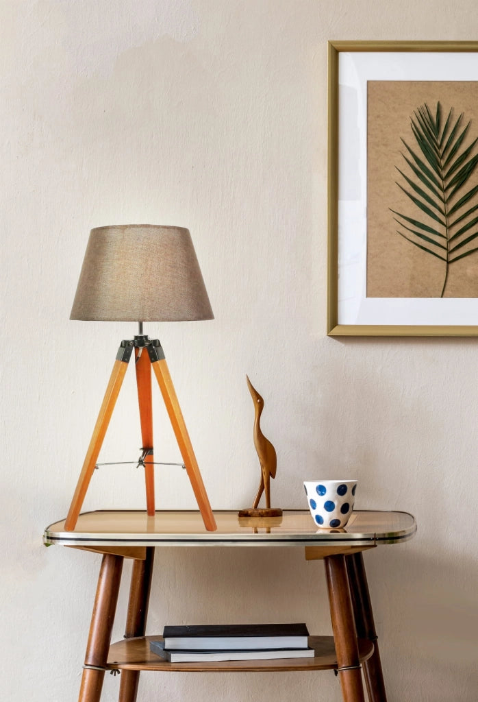 Lampada da tavolo Candellux Lugano treppiede legno E27