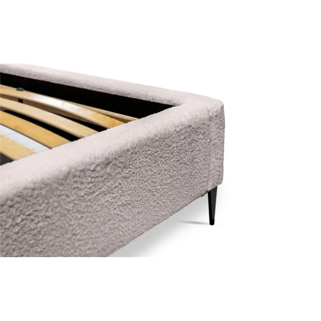 Letto MILLIO – Taupe – 180x200 cm – Tessuto chenille bouclé – Rete inclusa – Comfort da hotel 5 stelle