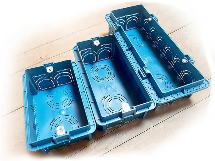 CASSETTA DA INCASSO 3 posti - 95x70X50 mm - 10 pezzi