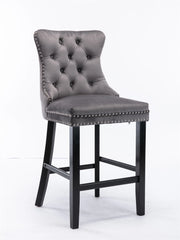 Set di 2 Sgabelli da Bar con Schienale Alto e Piedini Regolabili; Borchie Decorative; Velluto; Grigio