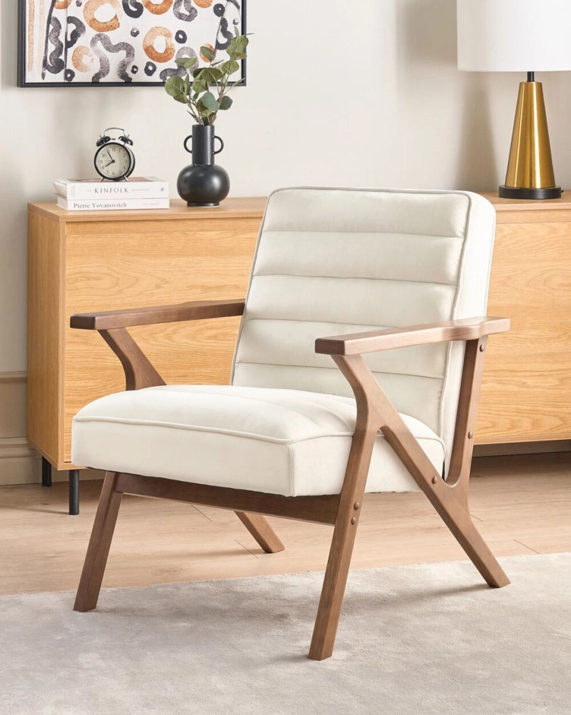 Poltrona Bianco Poliestere Velluto Rivestimenti Design Retrò Struttura in legno Braccioli Soggiorno
