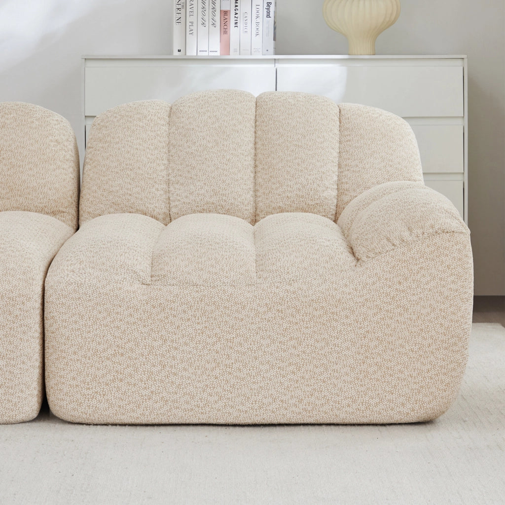 Divano modulare angolare 2 posti con ottomana 210x165x79 cm in fleece granulato beige bianco