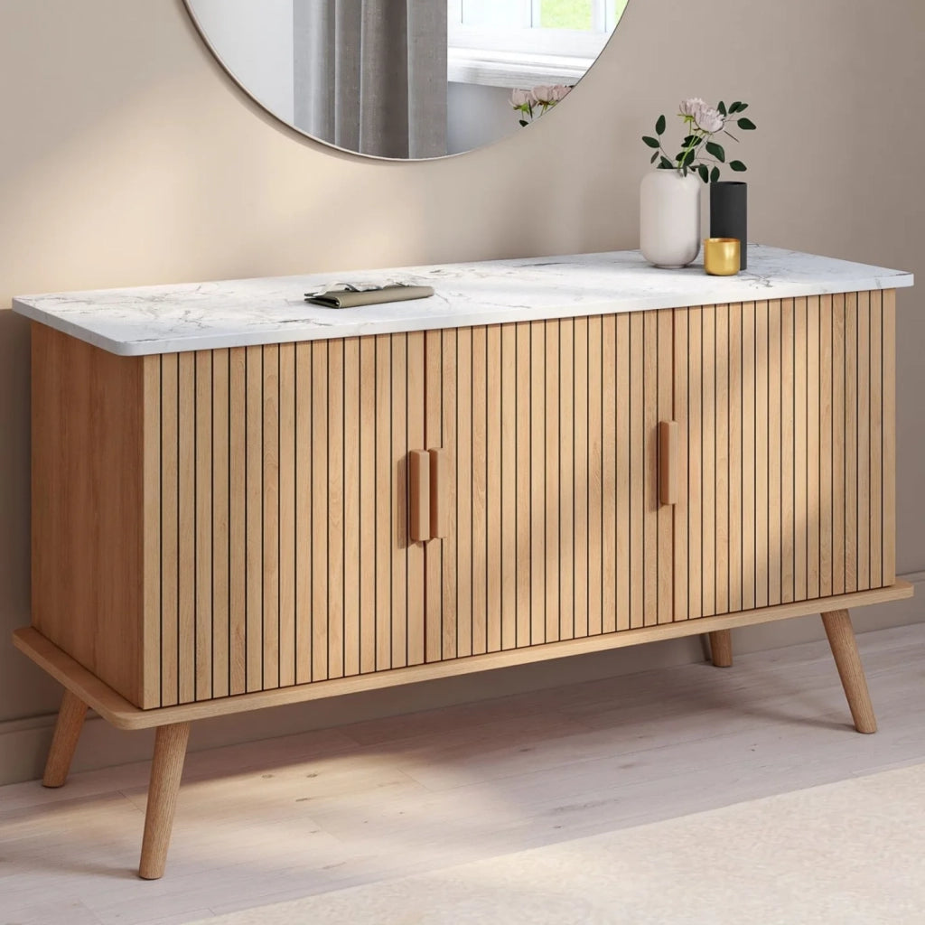 IDMarket - Credenza JULIETTE 110 cm, piano effetto marmo, 3 ante a doghe, doghe in legno color rovere