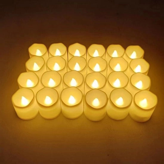 Lanterne LED senza fiamma, alimentate a batterie, effetto luce calda, adatta per uso domestico, decorazione di camera, tavolo, Halloween e Natale, confezione da 24.