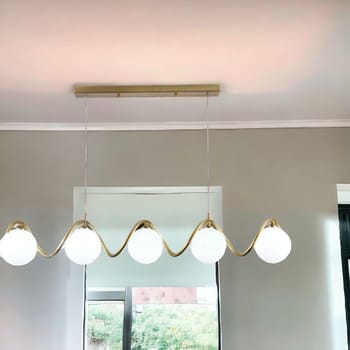 Lampadario a sospensione moderno da soffitto con 5 sfere in vetro bianco per G9