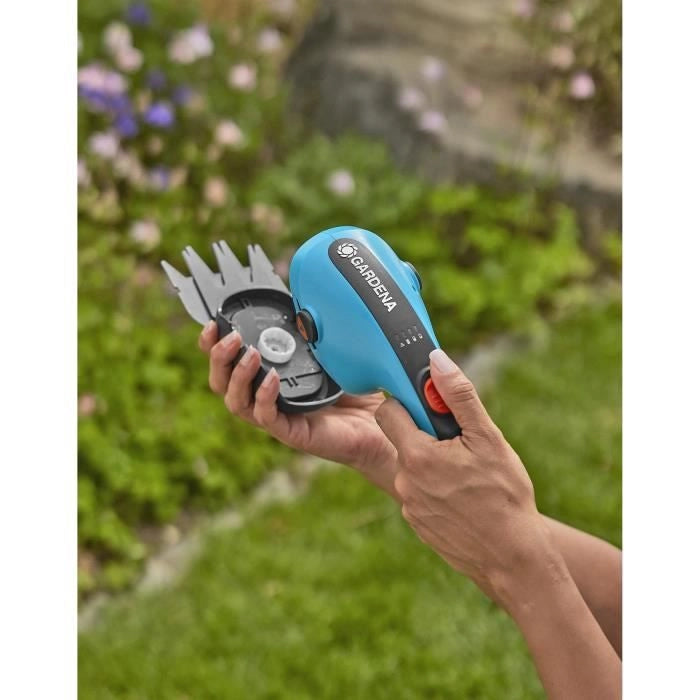 ClassicCut Li Lawn Shears- 3.6V / 2,5 Ah- Blades Protection / USB-C- 9884-20 Cavo
