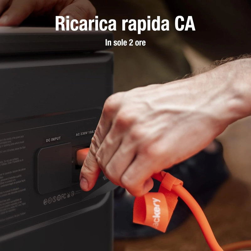 Centrale elettrica portatile Jackery Explorer 2000 PRO.  pacco batteria solare al litio mobile. per campeggio