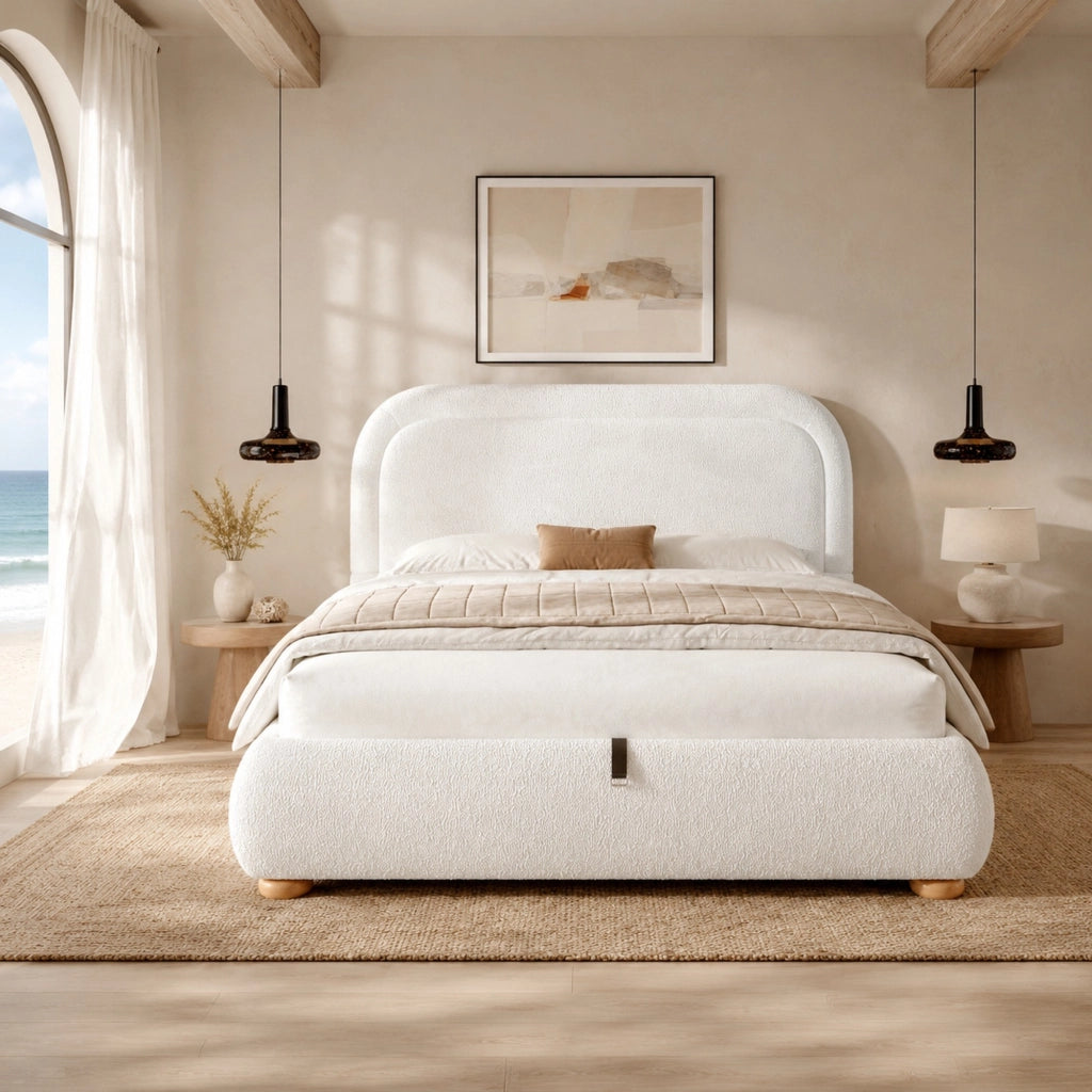 Letto matrimoniale 160x200 cm in bouclé bianco con contenitore idraulico, rete a doghe e struttura robusta