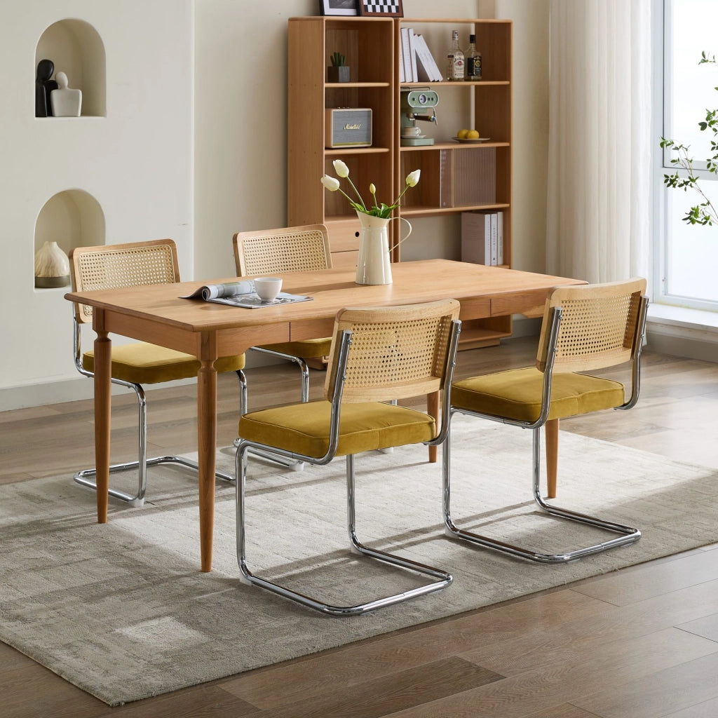 Sedia da pranzo a sbalzo con schienale in rattan intrecciato seduta imbottita e struttura flessibile in velluto oro