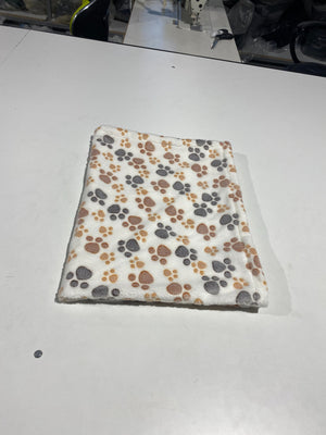 AIO FACTORY Coperta in pile 100x70 cm Coperta per cani con zampe marrone-grigio bianca