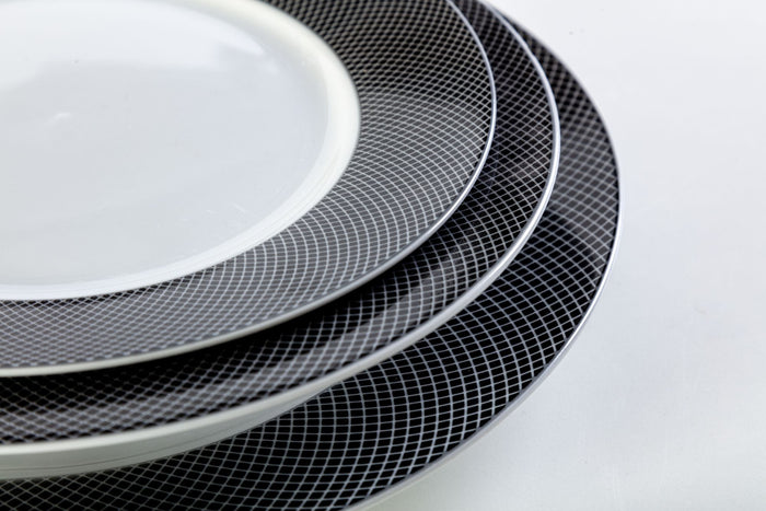 Servizio Piatti da Tavola 12 Pezzi in Porcellana Bianca Bordo Nero