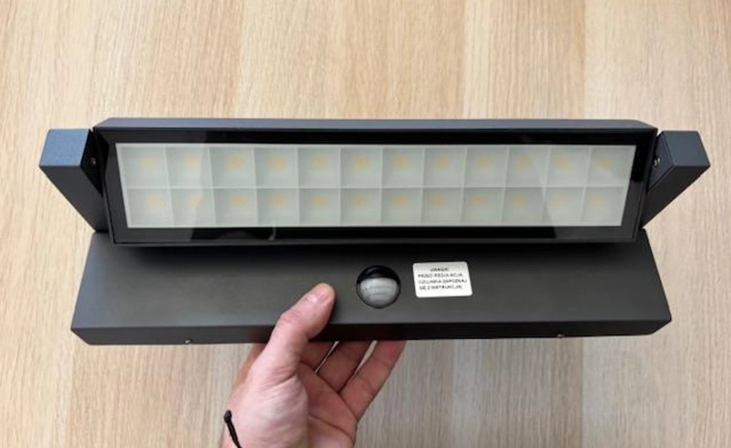Applique esterna SU-MA Ren LED 27W sensore IP65 grigio