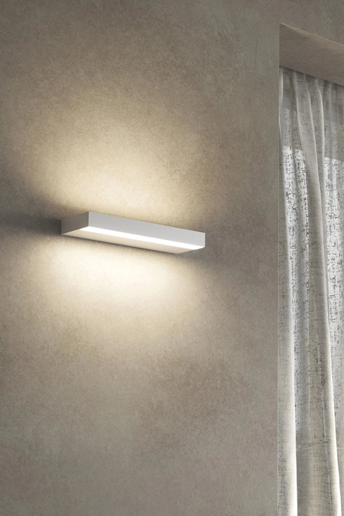BETTY - Applique LED 25W Monoemissione 28cm Oro, Luce Diffusa CRI90, CCT Switch 2700K/3000K/4000K, IP20, Dimmerabile - Rossini Group