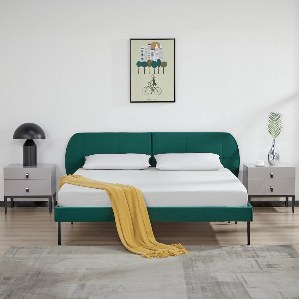 Letto Matrimoniale Porvoo con Testiera e Materasso 160x200 cm Rivestimento in Velluto - Verde Scuro [en.casa]