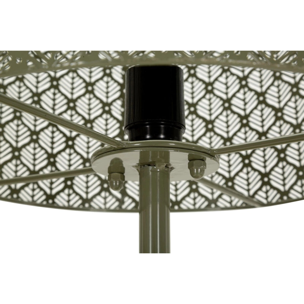 Lampada da terra in metallo verde intenso con paralume intagliato