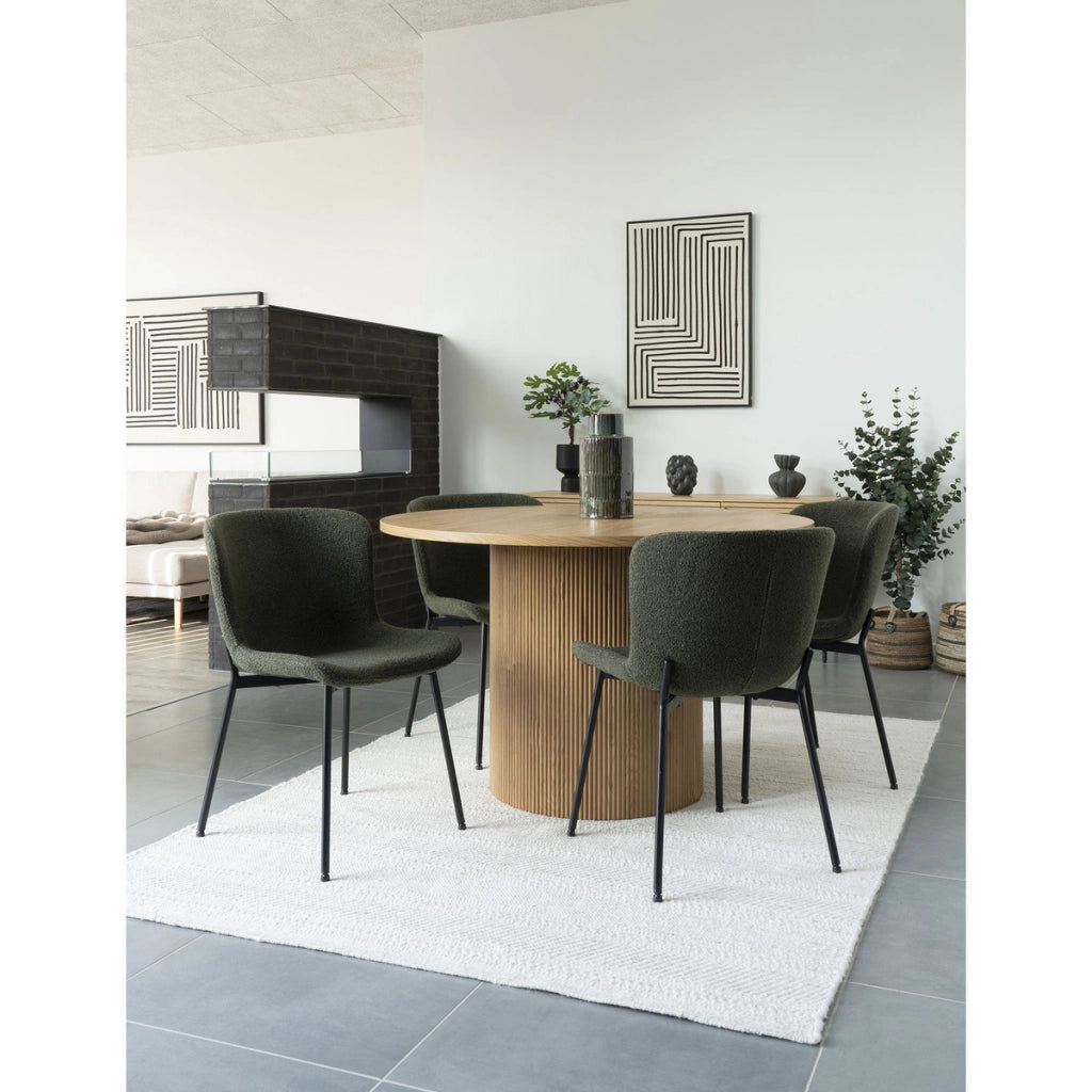 Set 2 sedie da pranzo Maceda in bouclé verde scuro con gambe nere 48x59x83 cm