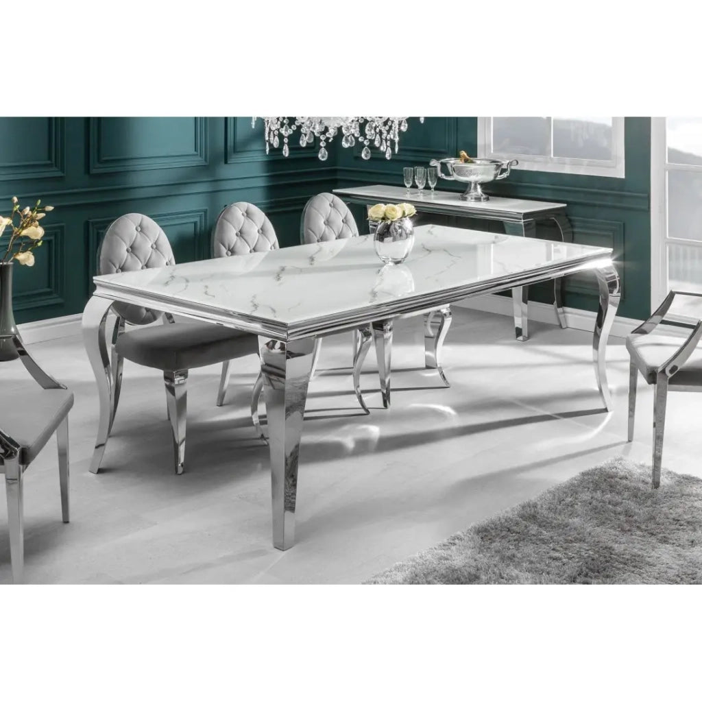 Tavolo VELENA 200 cm – Piano in vetro effetto marmo bianco – Struttura in acciaio argentato