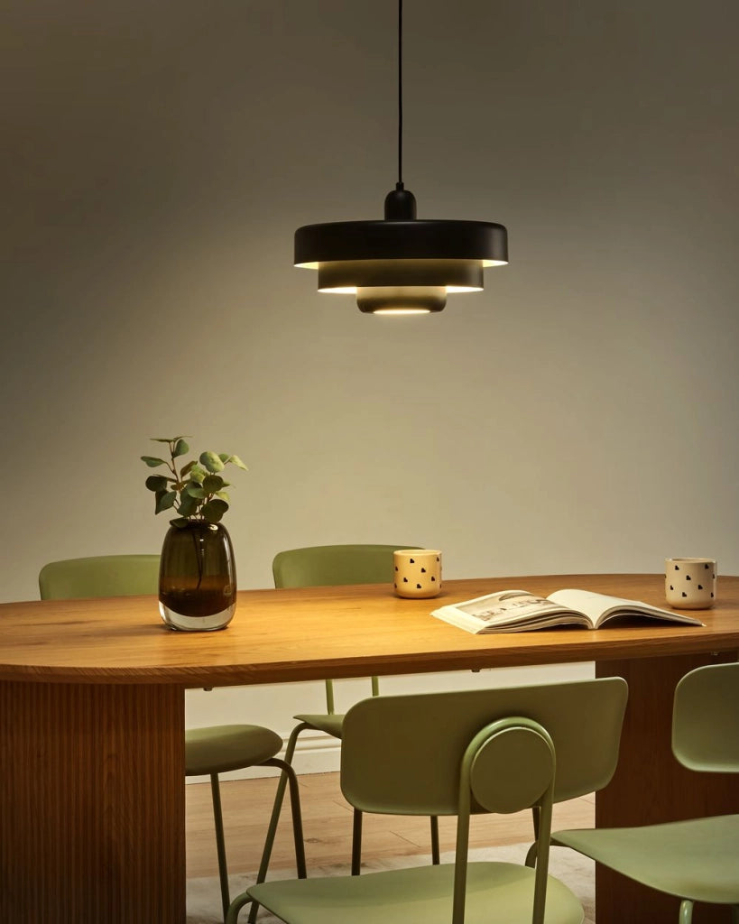 Lampadario a più livelli in metallo stile metà secolo scandinavo Nero stile scandinavo vintage