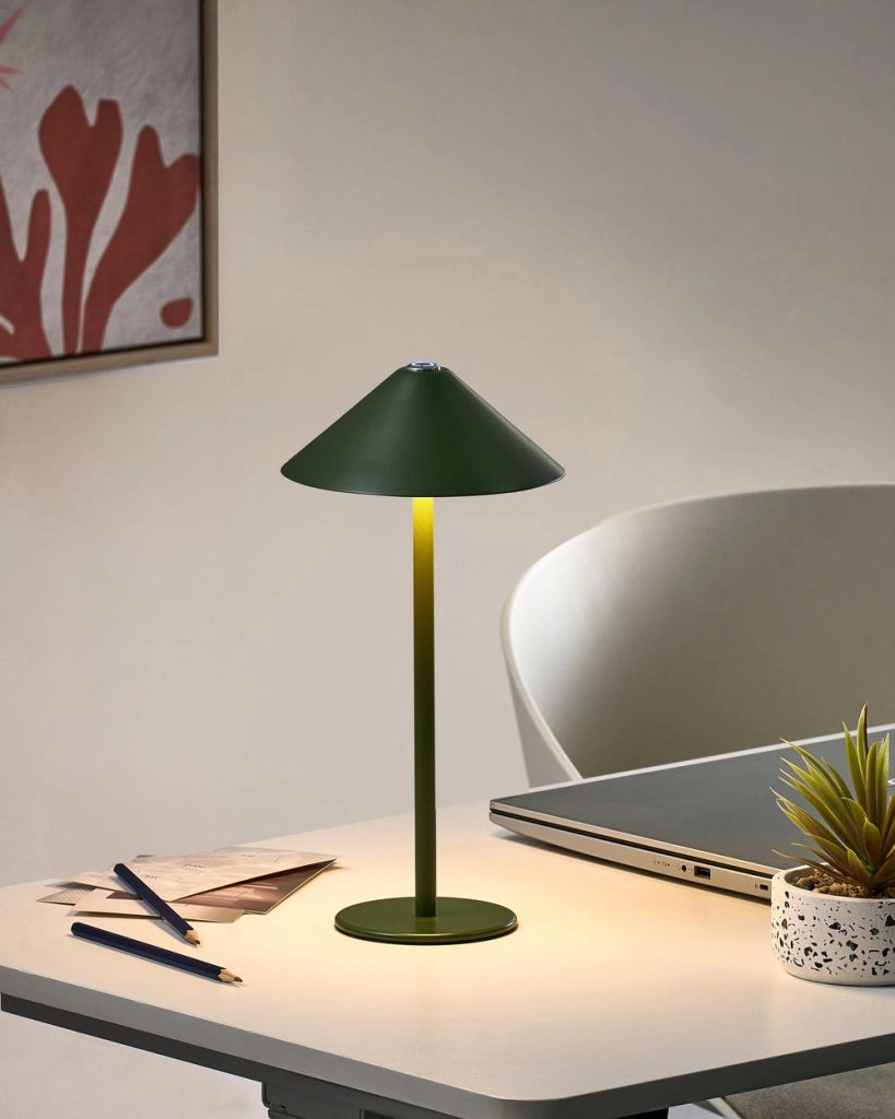 Lampada da tavolo wireless in metallo verde per interni ed esterni con porta USB C ricaricabile