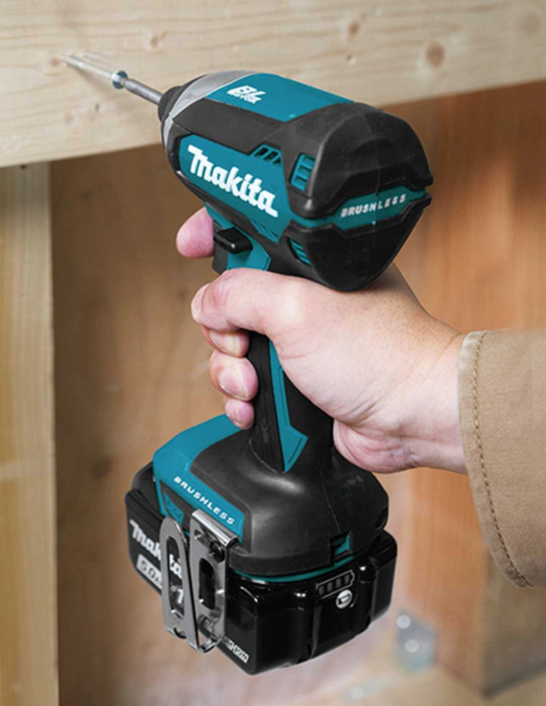 Avvitatore ad Impulsi MAKITA DTD153RTJ1 (1 x 5,0 Ah + DC18RC + MAKPAC 2)