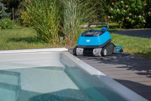 AZURO WARRIOR 2 - volume d'acqua del filtro 14 m3/h; ciclo di pulizia 2 ore, pulisce fondo e parete