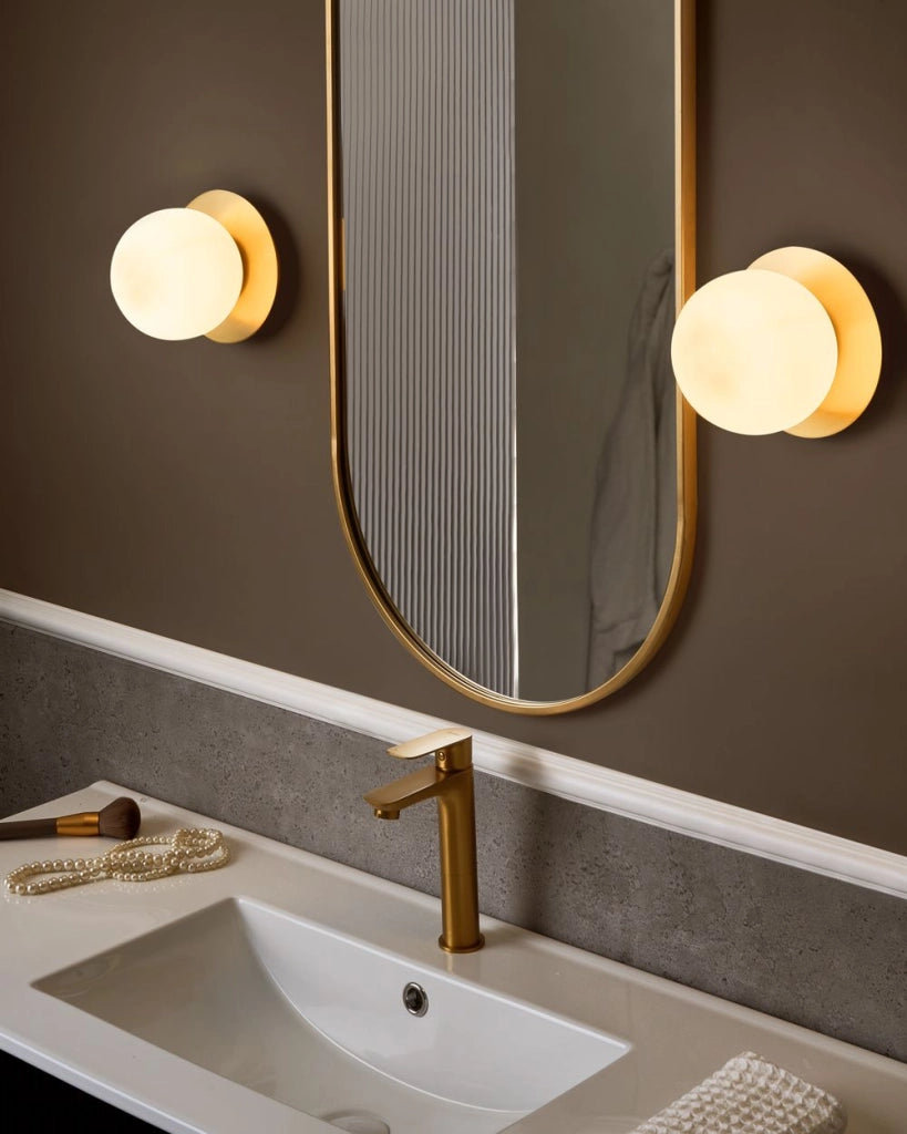 Set di 2 lampade da parete con base in metallo oro e paralume in vetro Stile moderno