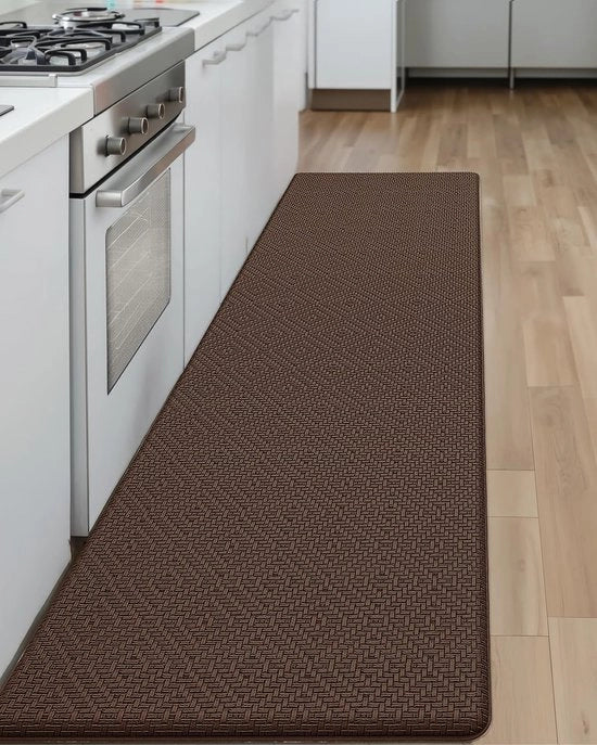 Mat di cucina con superficie antiscivolo e antivermoeidimento, lavabile, con rivestimento schiumato, dimensioni 44x150 cm, colore marrone.