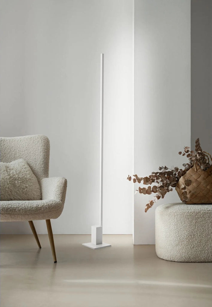 Piantana in metallo colore bianco Syncro LED 30W CCT 3000K 4000K 6000K CRI?80 220-240V 50/60Hz 2700Lm dimmera a pedale