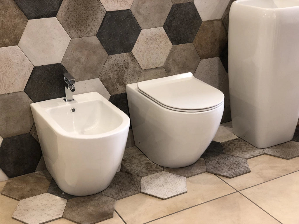 Sanitari a terra filo muro, linea tonda