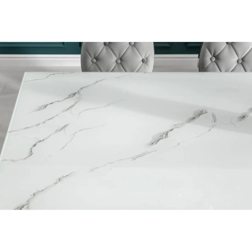 Tavolo VELENA 200 cm – Piano in vetro effetto marmo bianco – Struttura in acciaio argentato