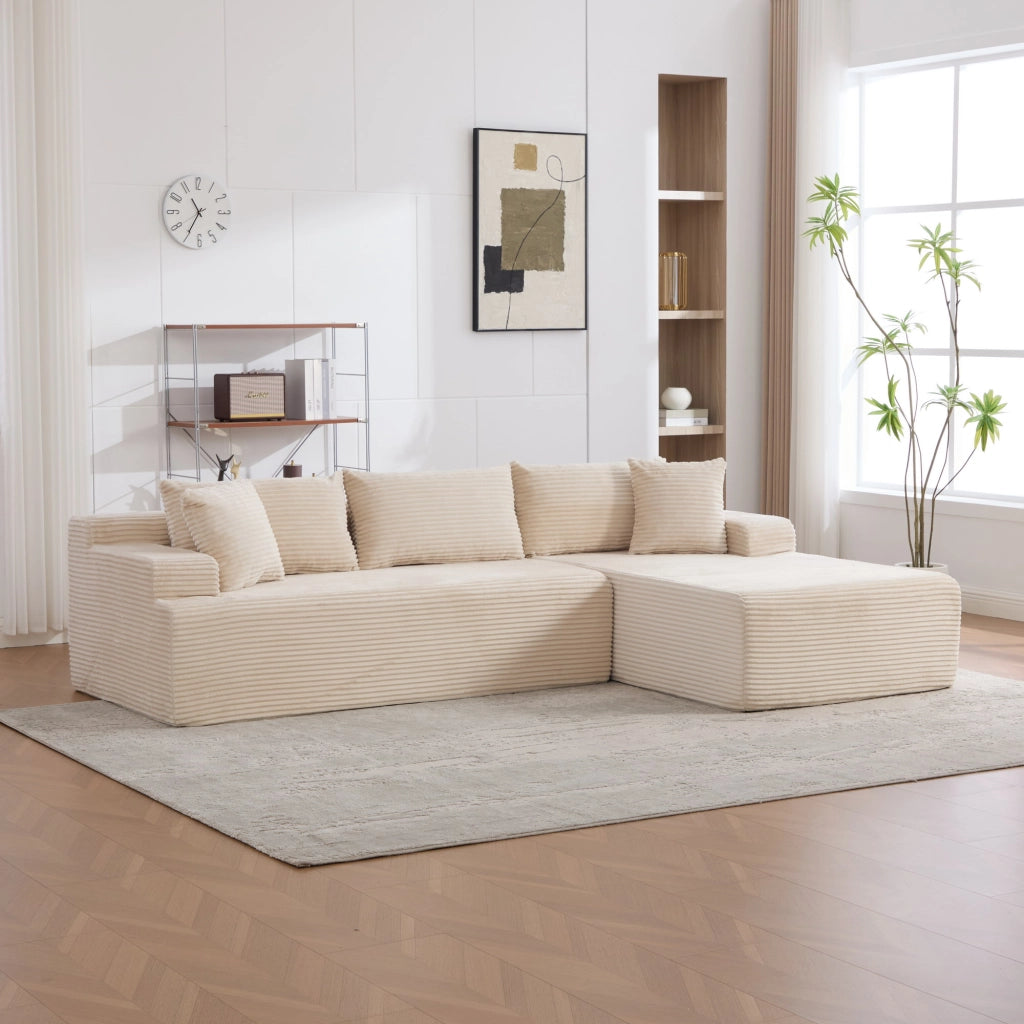 Divano con chaise longue e cuscino incluso; in ciniglia beige