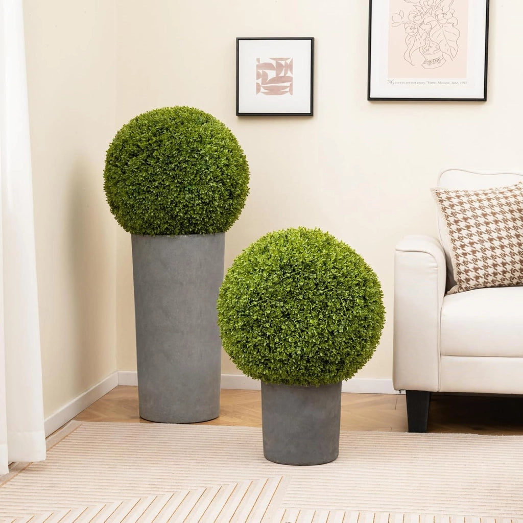Set di 2 Sfere Topiarie in Bosso Artificiale da 39/50 cm, Sfere Topiarie Protettive dal Sole, Piante Finte Decorative per Giardino, Ingresso, Balcone e Cortile (Diametro 50 cm)