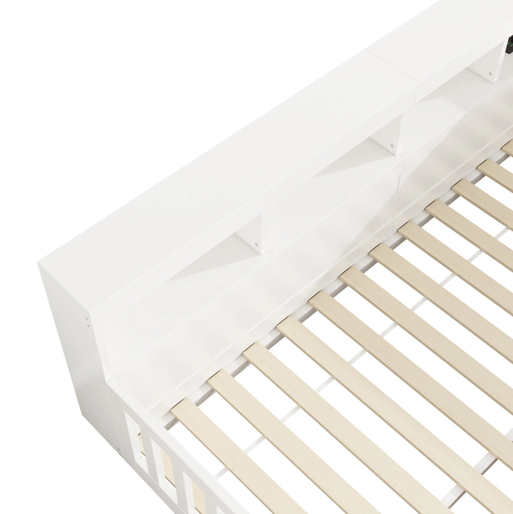 Daybed 140x200 cm bianco con presa USB, vano portaoggetti e rete a doghe
