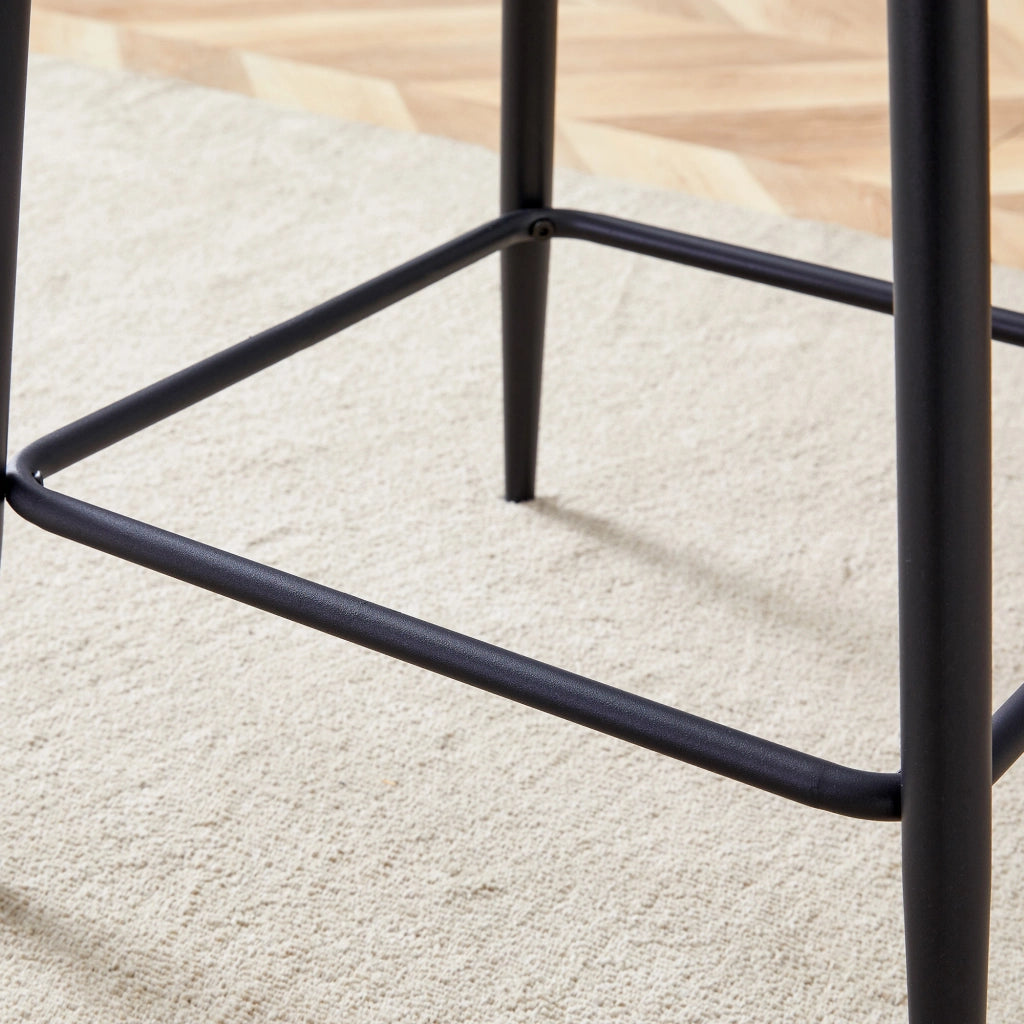 Set di 2 sgabelli da bar trasparenti con struttura in metallo nero, design moderno per cucina, isola o sala da pranzo