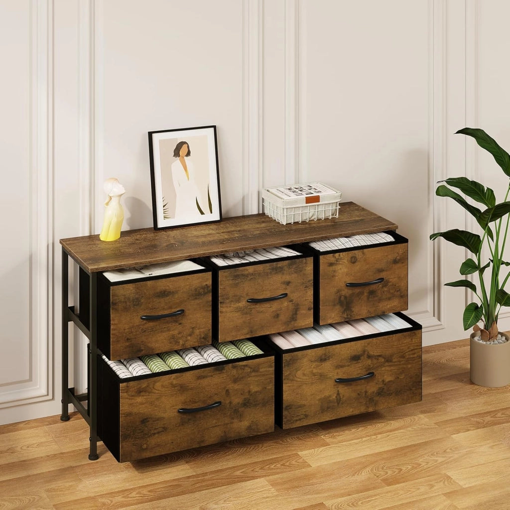 Cassettiera Camera da Letto, Cassettiera con 5 Cassetti a 2 Livelli in Tessuto, Mobile con Cassetti Industriale, Struttura in Metallo e Legno, Marrone Rustico, 100x30x54cm, SSK005hov