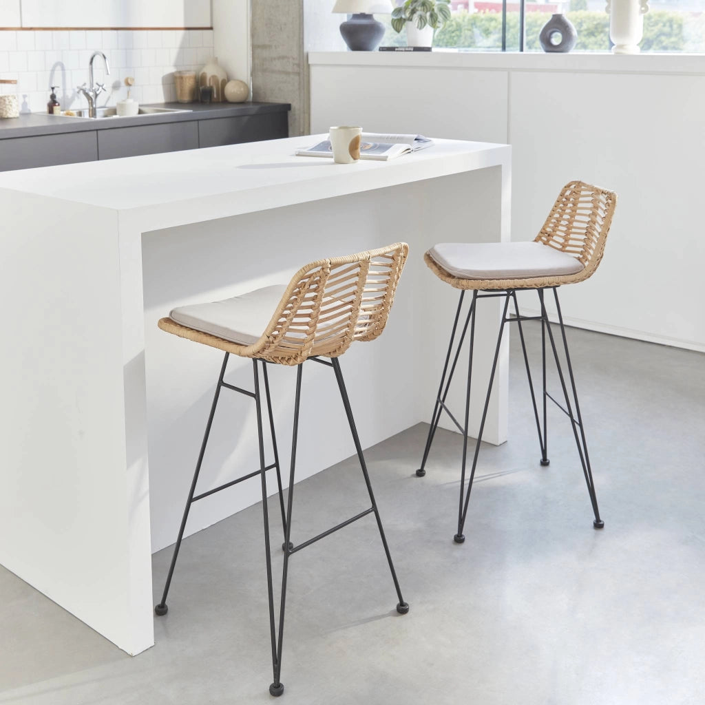 Set di 2 sgabelli da bar in metallo e rattan, 67cm, beige