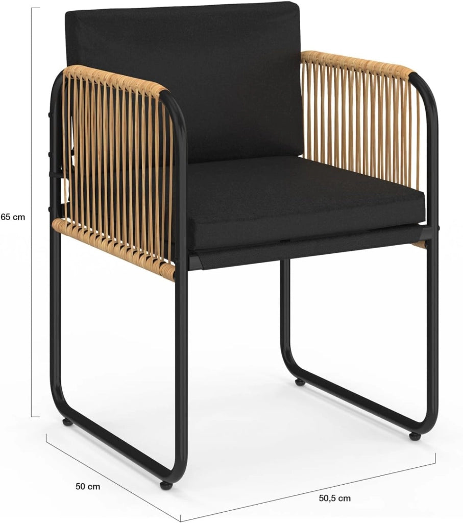 Set di 4 sedie da giardino Rio con struttura in metallo nero, corde con effetto rattan chiaro e cuscini neri