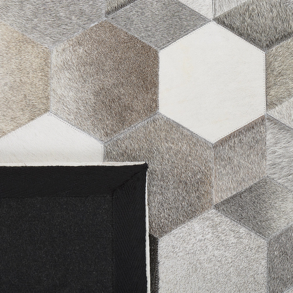 Tappeto in pelle di vacchetta Capelli grigi su pelle Motivo patchwork geometrico 140 x 200 cm