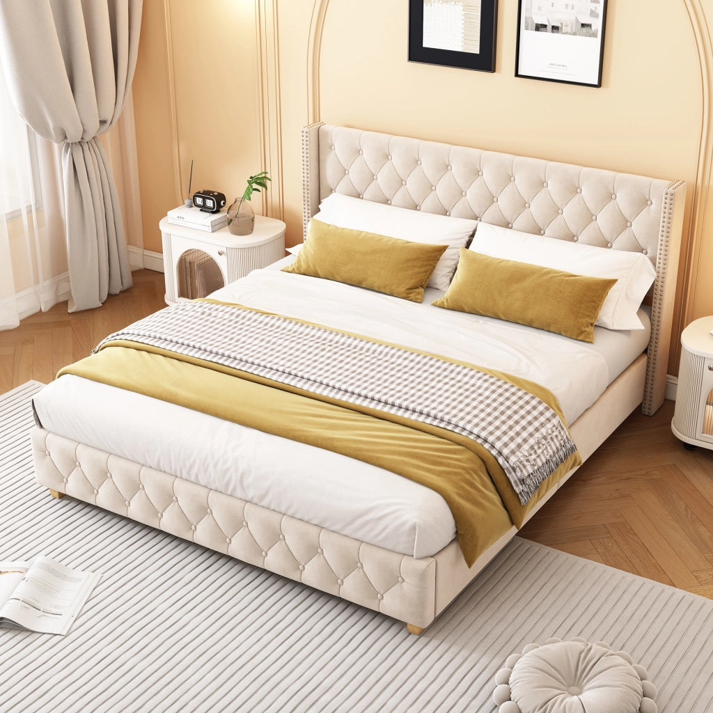 Letto imbottito 180x200 cm in velluto con testiera capitonné, gambe in legno, colore beige chiaro