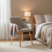 Sedie da pranzo moderne con braccioli - Xylo - Tessuto e gambe in legno (beige chiaro/marrone)