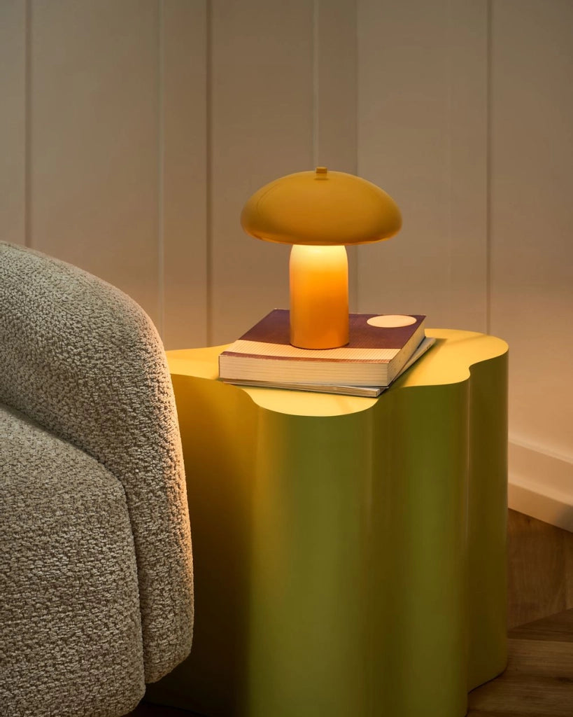 Lampada da tavolo giallo con base in metallo e ferro 22 cm luce singola design moderno accessori per la casa