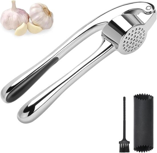 Strumento per l'aglio con setaccio a spazzola in acciaio, manico argentato, utensile per la cucina efficiente per la preparazione della salsa di aglio.